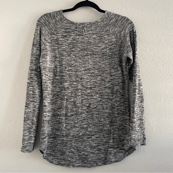 Pen and Paper Long Sleeve Heathered Gray Marble Round Neck Sweater Size M - Picture 3 of 8